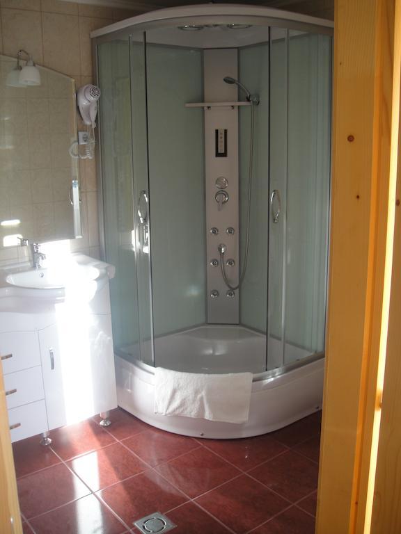 Paks Panzio Hotell Rum bild