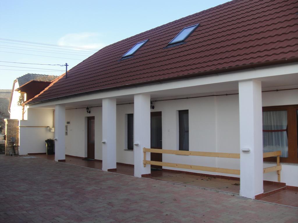 Paks Panzio Hotell Exteriör bild